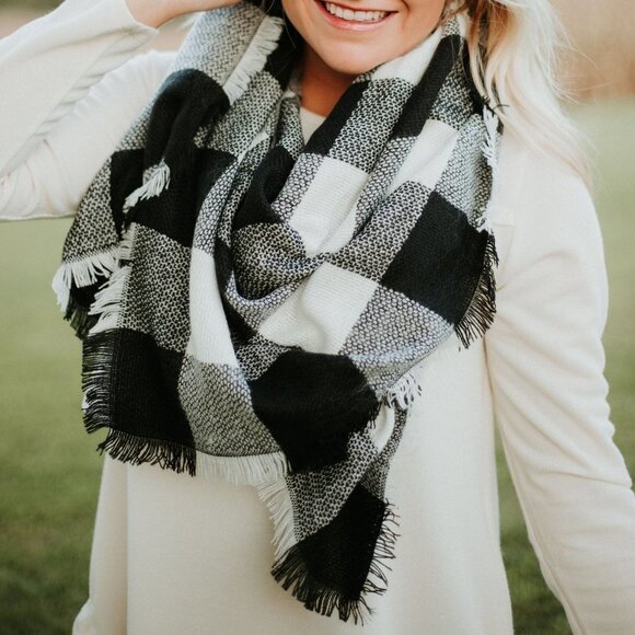 Checker Print BLANKET SCARF - Picture 1 of 8